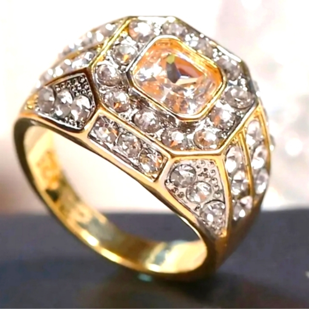 Gold and Silver Vintage Diamond Ring with Intricate Detailing Sz 11